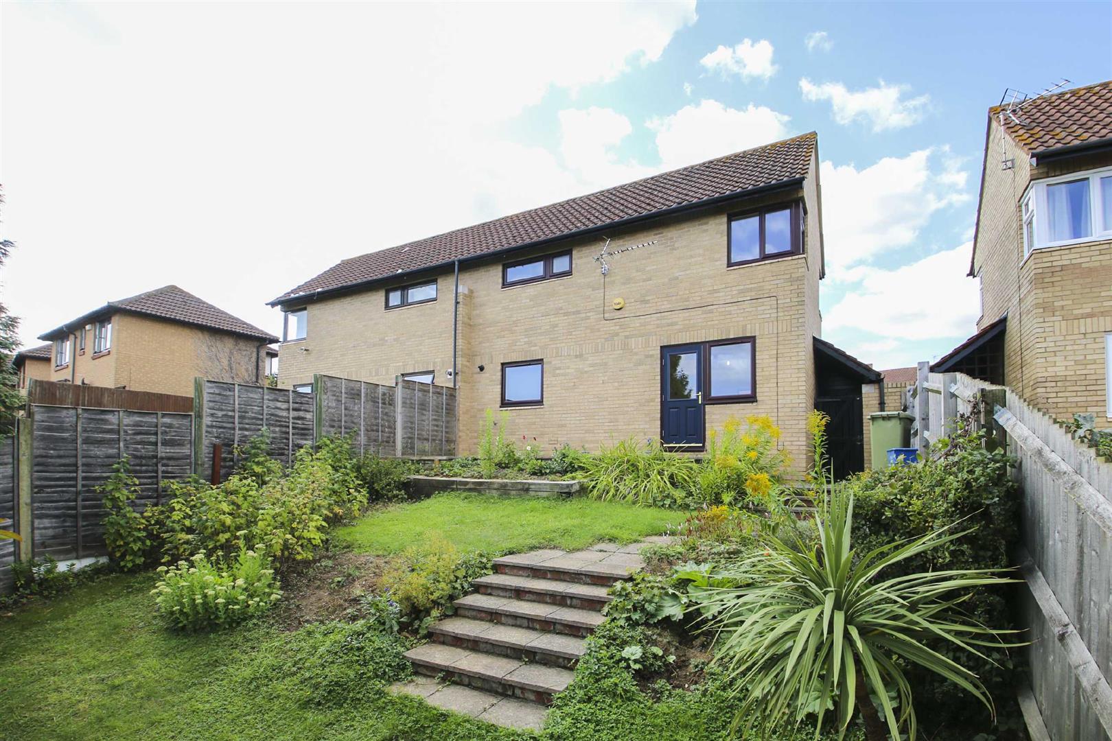 2 bed property in Dunchurch Dale, Milton Keynes